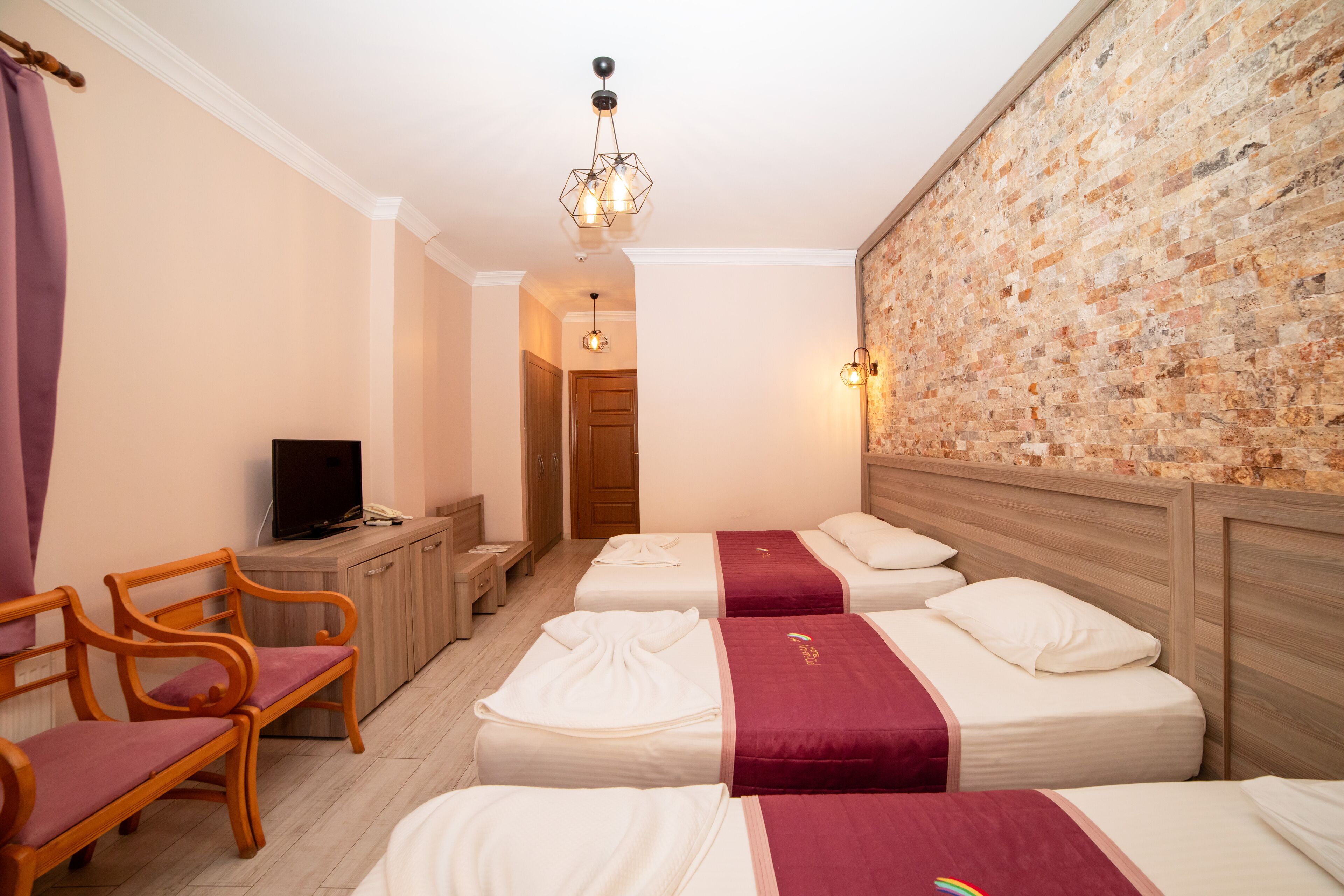 1 bedroom, in-room safe, desk, soundproofing