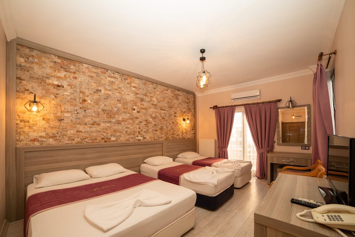 1 bedroom, in-room safe, desk, soundproofing