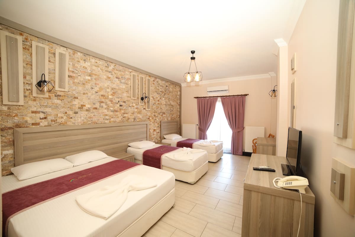 1 bedroom, in-room safe, desk, soundproofing