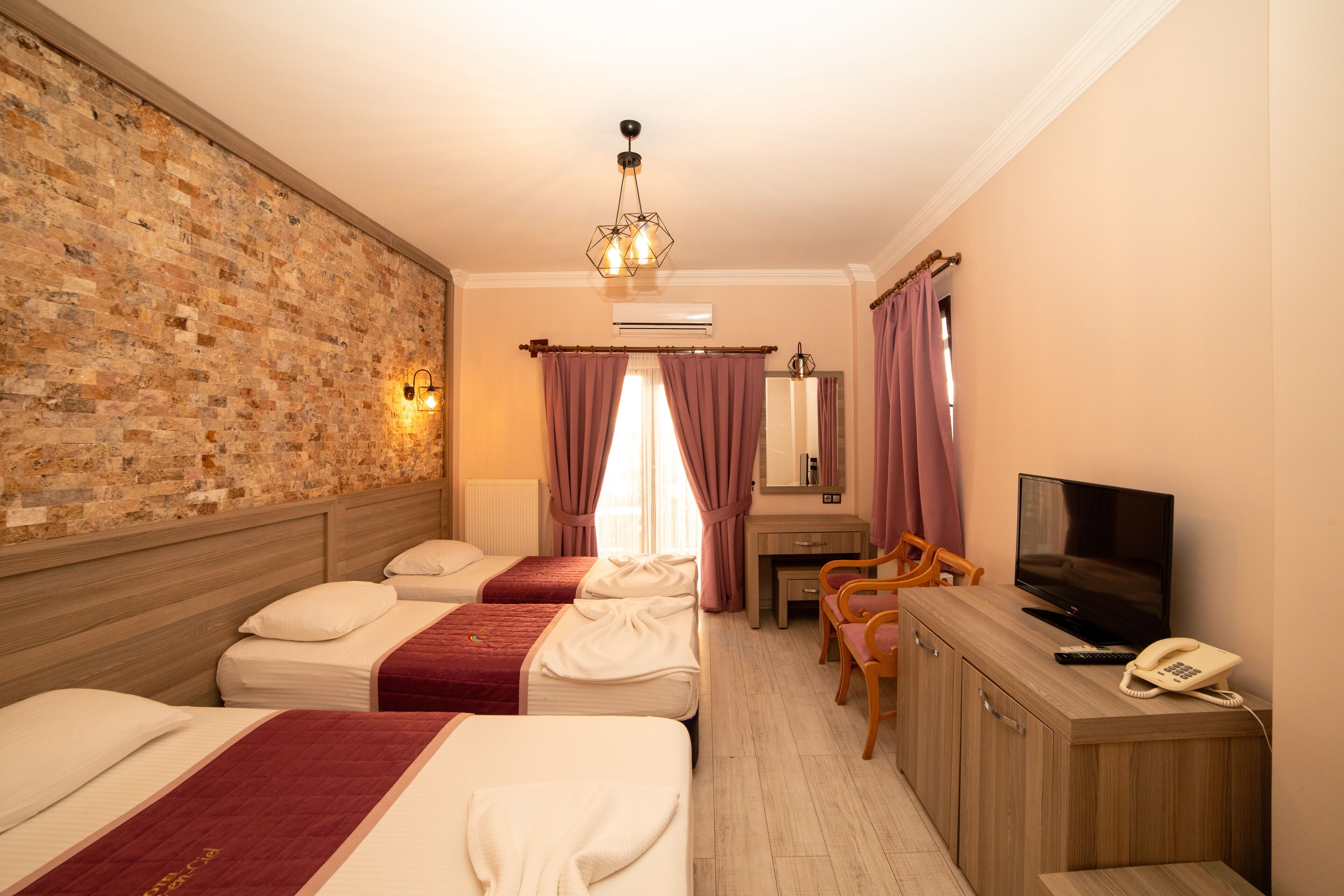 1 bedroom, in-room safe, desk, soundproofing