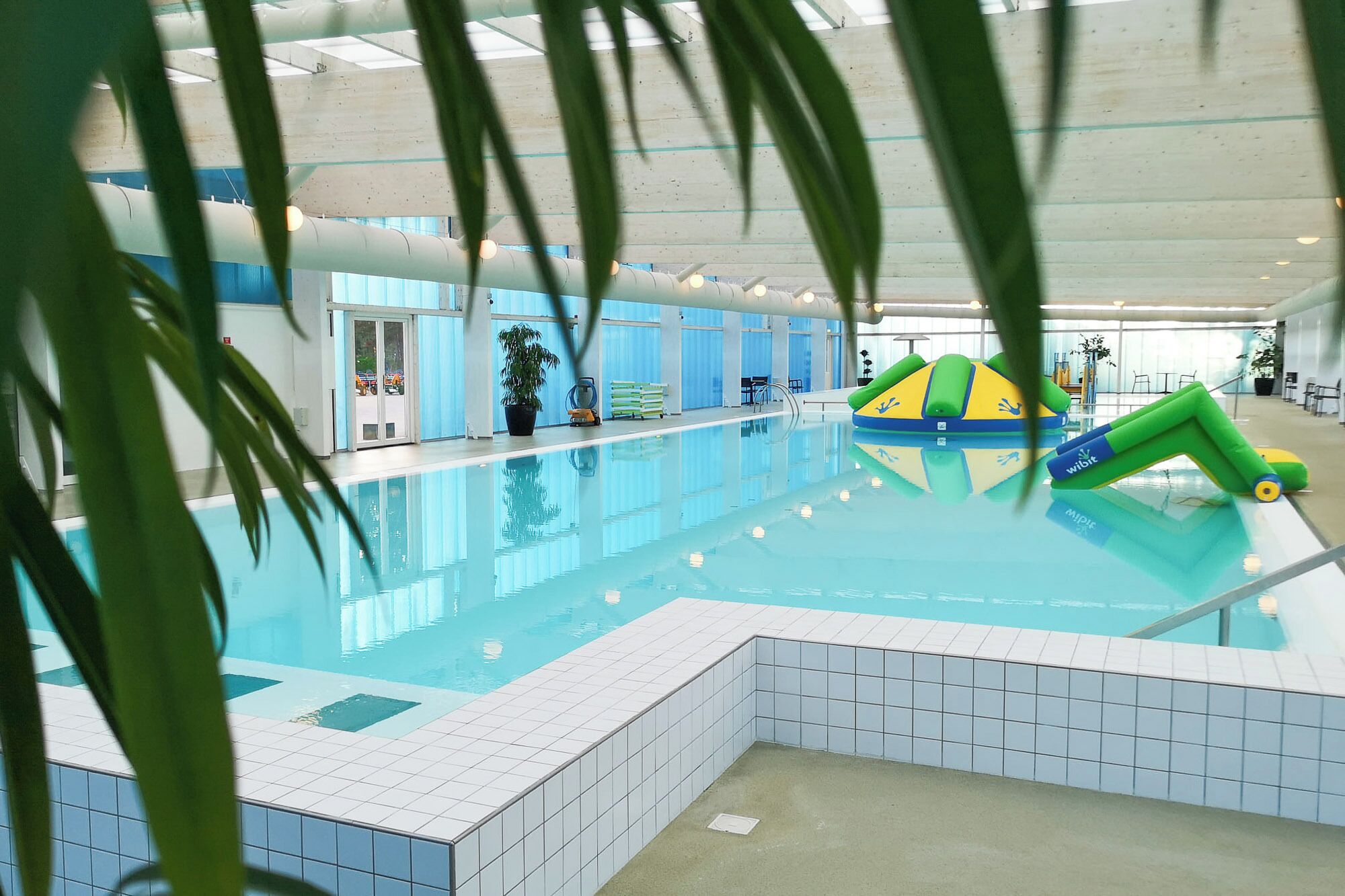 Indendørs pool