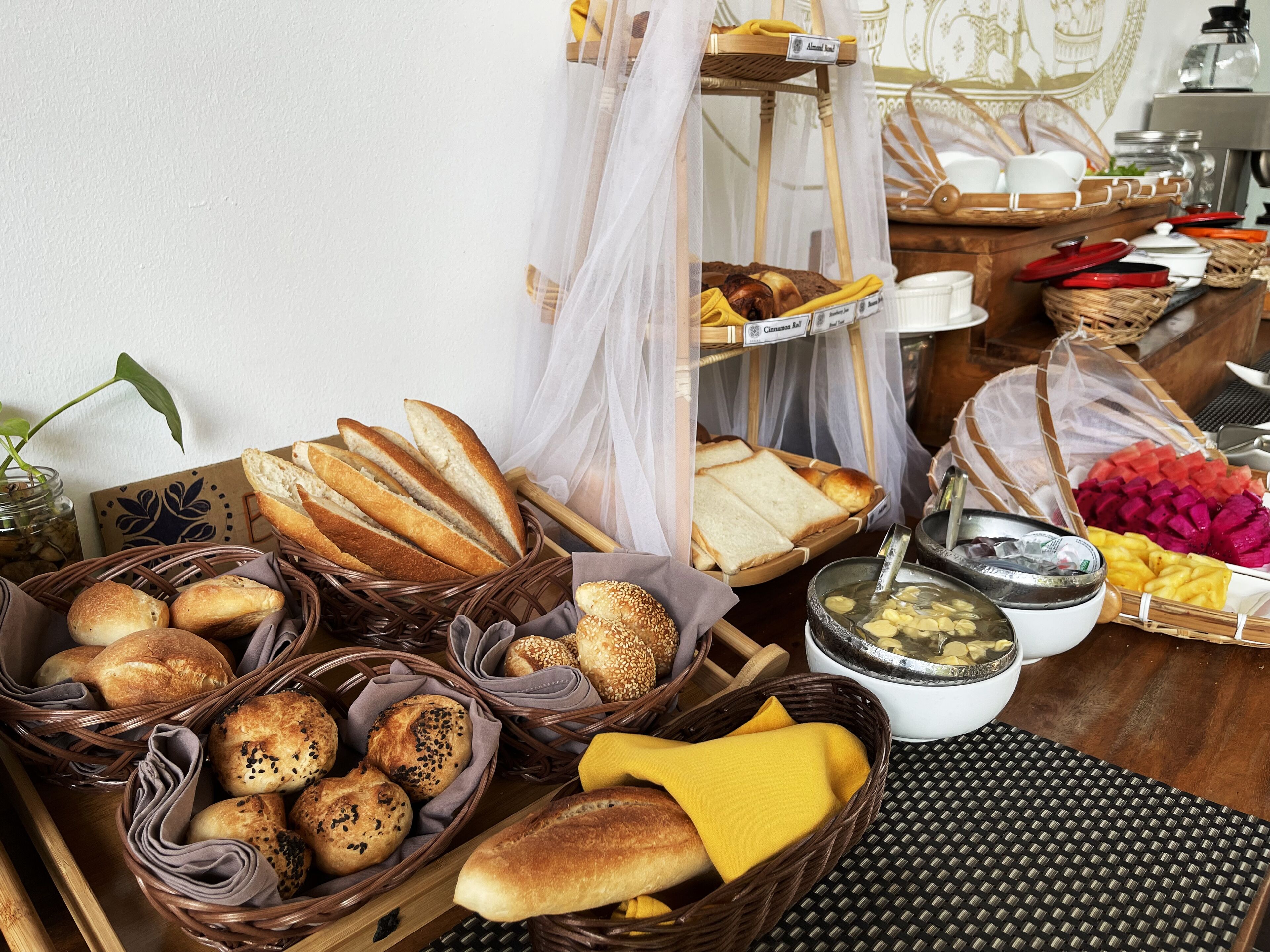 breakfast, lunch, dinner served; local and international cuisine