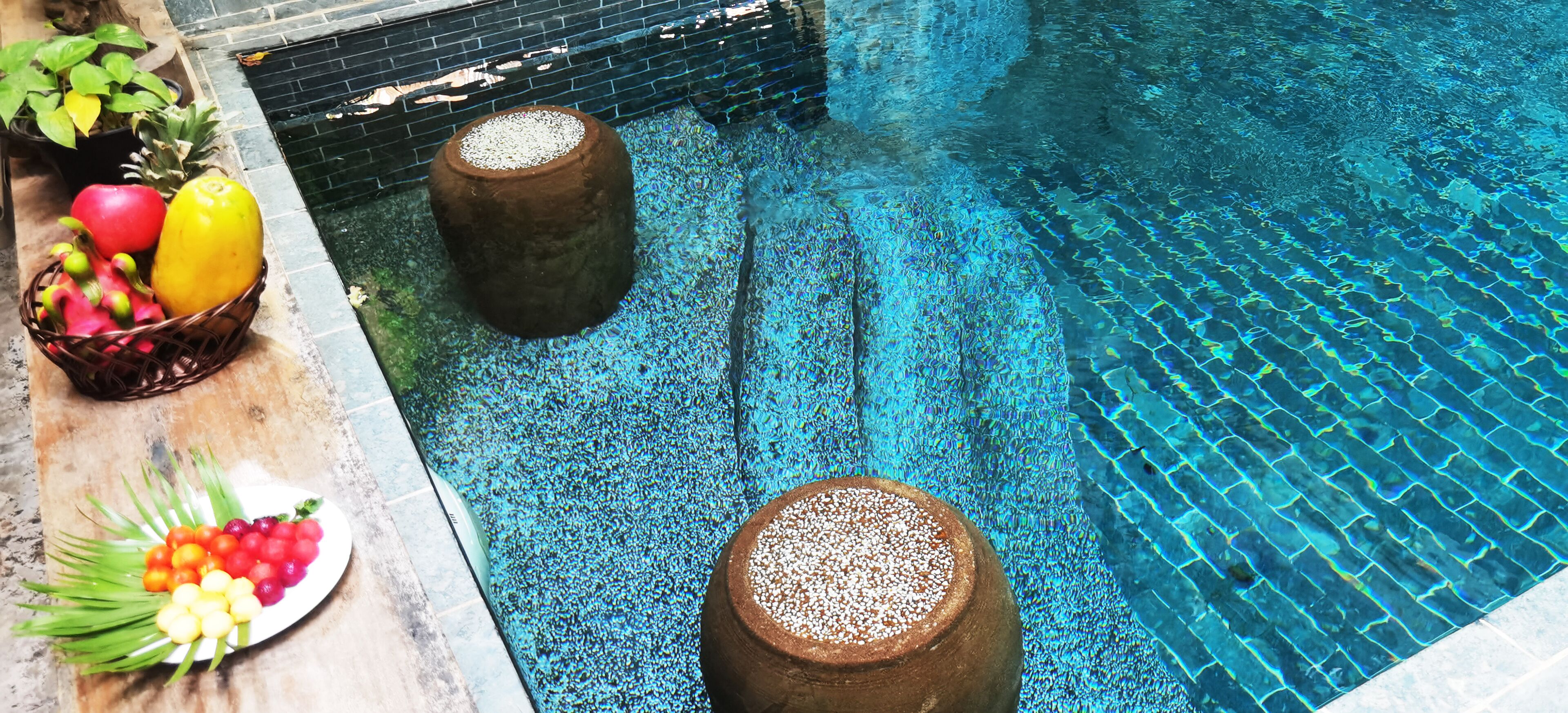 outdoor pool, open 6 am to 10 pm, pool umbrellas, pool loungers