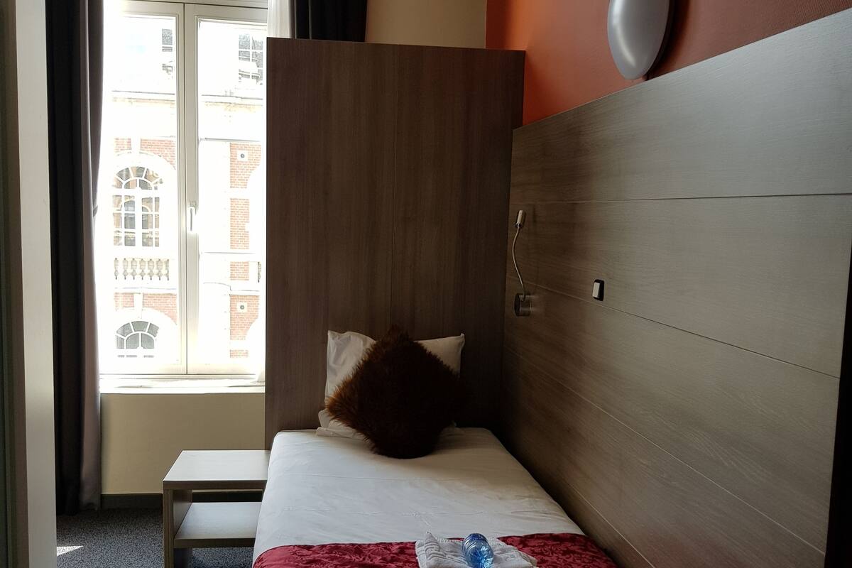 Economy Single Room | WiFi (free), bed sheets