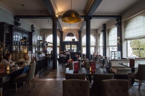 Spécialités Cuisine locale et internationale