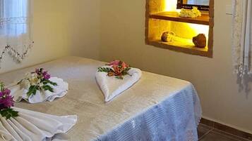 Standard Double or Twin Room | Desk, soundproofing, cribs (free), WiFi (free)