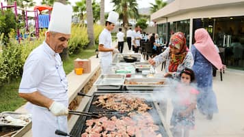 Breakfast, lunch and dinner served