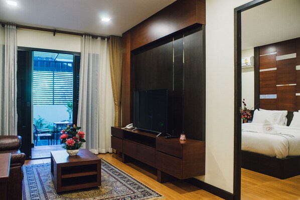Grand Studio Suite, 1 King Bed, Kitchen, Ground Floor | 1 bedroom, premium bedding, desk, blackout drapes - Luxury Residence (Chiang Mai)