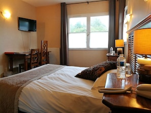 Superior-Doppelzimmer, mit Bad, Gartenblick | 1 Schlafzimmer