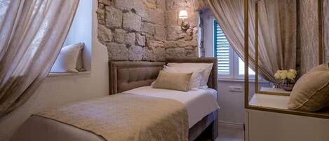 Singola Classic | Una cassaforte in camera, con stile personalizzato, insonorizzazione