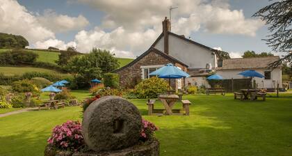 The Greyhound Inn & Hotel