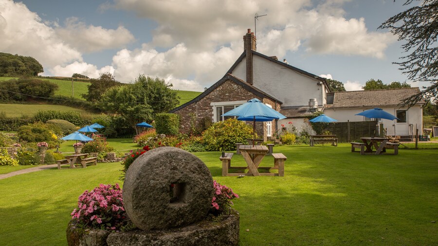 The Greyhound Inn & Hotel