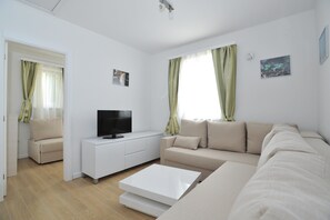 Flat-screen TV - Apartments Corte (Privlaka)