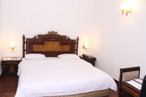 Suite, 1 Queen-Bett | Safe
