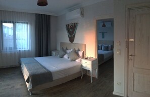 Suite | Desk, iron/ironing board, free WiFi - Kale Motel (Gökçeada)