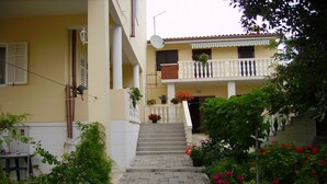 Entrada de la propiedad