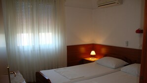 1 habitación, escritorio, wifi gratis y ropa de cama 