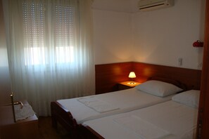 Comfort Apartment, Balcony, Sea View (A1) | 1 bedroom, desk, free WiFi, bed sheets - Villa Martin (Zadar)