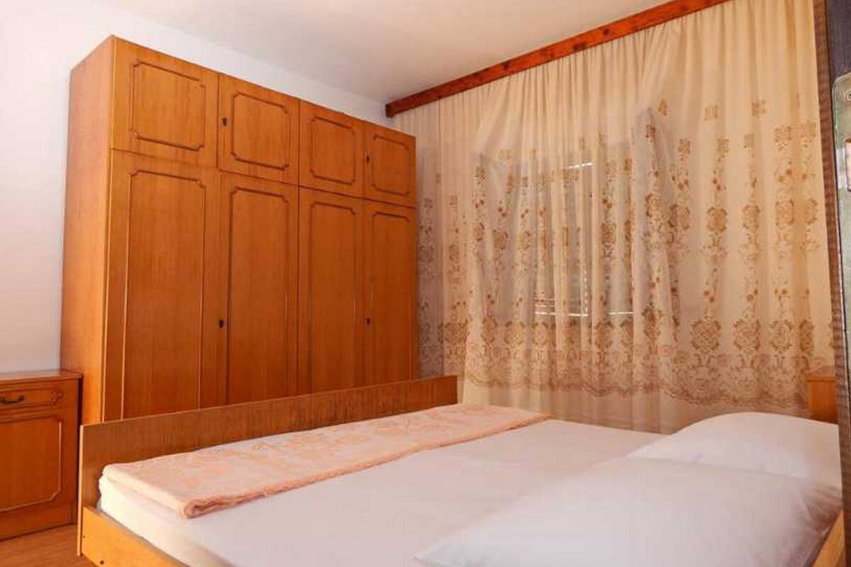 Habitación doble (S1) | 1 habitación, escritorio y wifi gratis