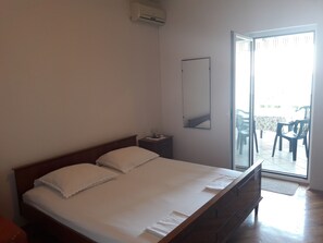 Apartment, 2 Bedrooms (A6) | 1 bedroom, soundproofing, free WiFi, bed sheets - Apartments Metajna X (Novalja)