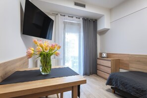 Enkelrum | Mörkläggningsgardiner, gratis wi-fi och sängkläder
