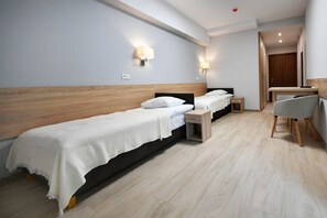 Twin Room | Blackout drapes, free WiFi, bed sheets - Fotex (Zabki)