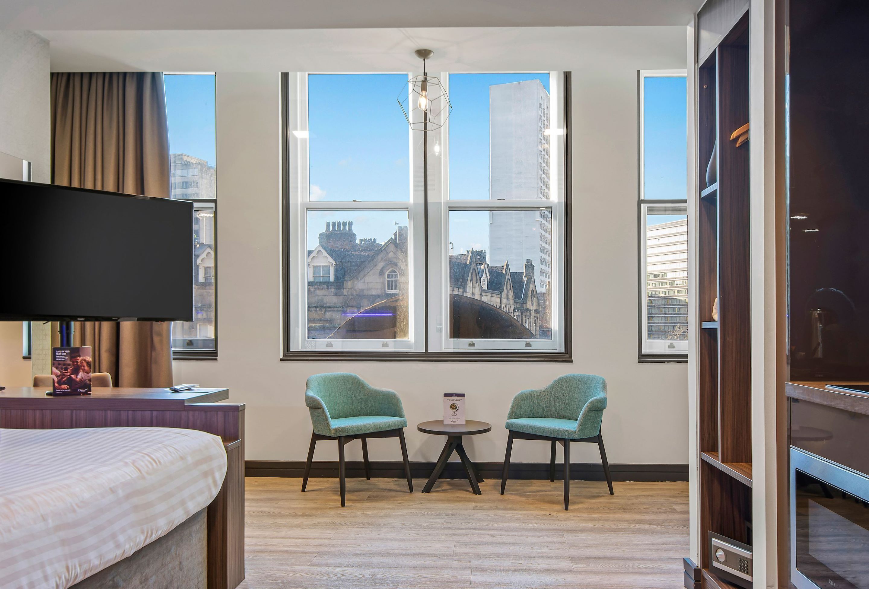 Photo - Roomzzz Manchester Victoria