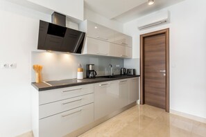 Luxury-Penthouse, 3 Schlafzimmer, Terrasse, Meerblick (H7) | Eigene Küche