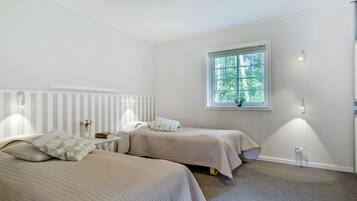 Twin Room | Free WiFi, bed sheets