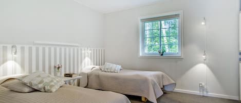 Habitación con 2 camas individuales | Wifi gratis y ropa de cama