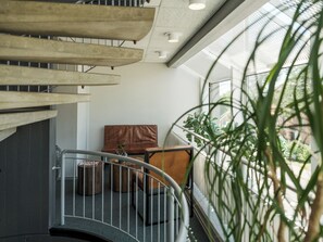 Una televisión de pantalla plana