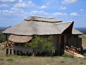 Property grounds - Serengeti Safari Lodge (Serengeti)