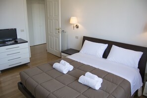 Apartment, 3 Schlafzimmer | 1 Schlafzimmer, Zimmersafe, Schreibtisch, Bügeleisen/Bügelbrett