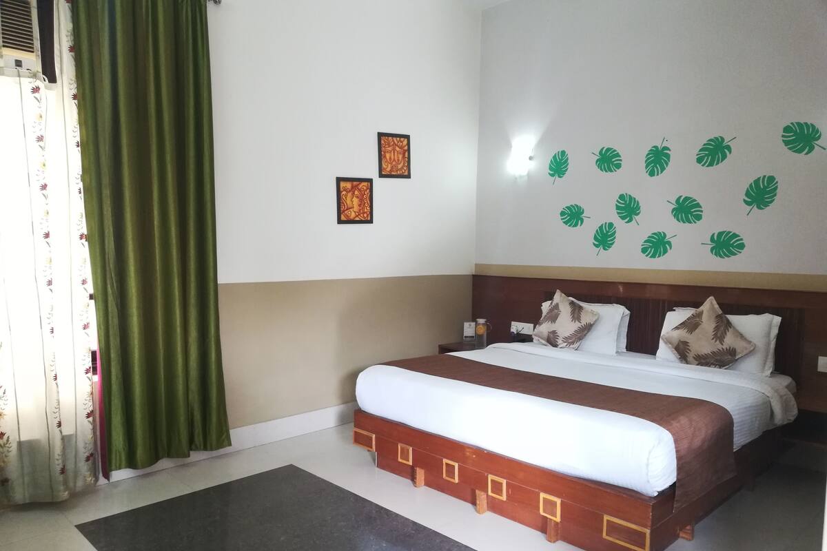 Palm Groove Deluxe | Bộ đồ giường cao cấp, minibar, bàn, bàn ủi/dụng cụ ủi quần áo
