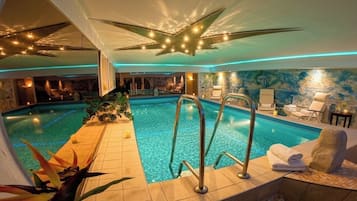 Indoor pool, pool loungers