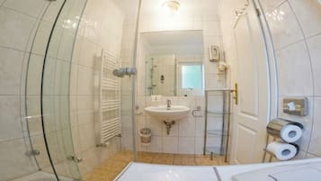 Double Room, Balcony | Bathroom | Shower, hair dryer, towels