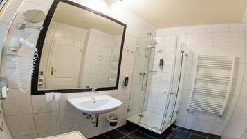 Kamar Double, balkon | Kamar mandi | Shower, pengering rambut, dan handuk