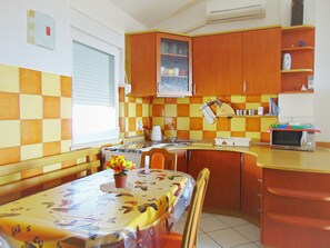 Apartment (A2 First Floor) | In-room dining - Segundo al Mar Apartments (Medulin)