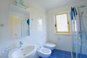 Apartment, Terrace (A3) | Bathroom | Shower, hair dryer, towels - Pula Comfort Apartments (Pula)
