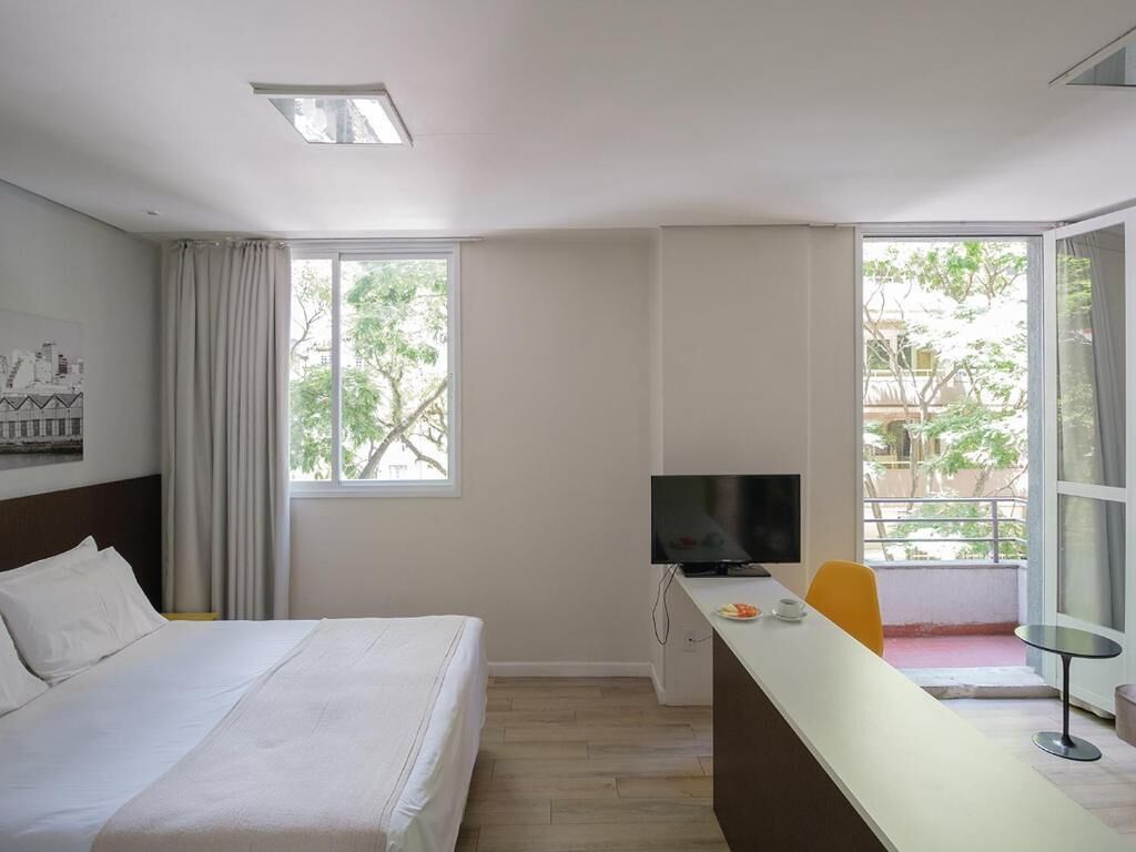 奢华双人房 | 办公桌、遮光窗帘、隔音、熨斗/熨板