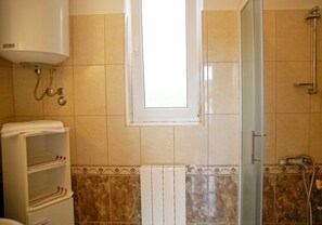 Apartment, 3 Bedrooms | Bathroom