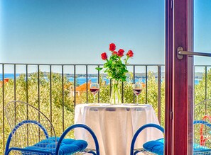 Apartment (A3 First Floor) | Balkon