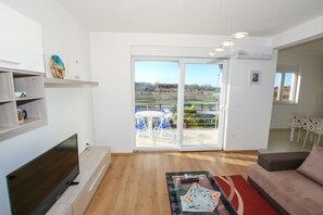 Apartment, Balcony | Living room