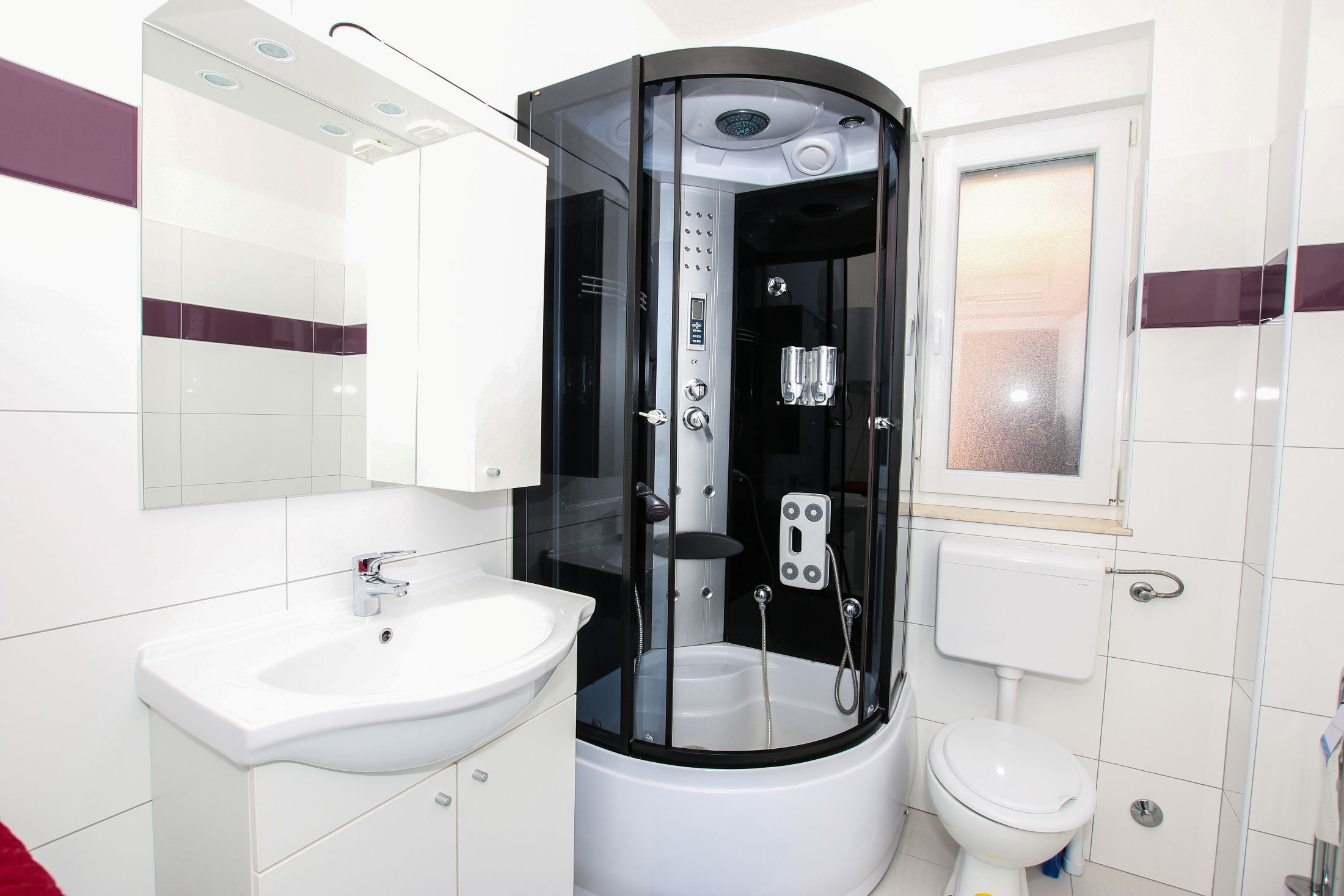 Departamento, balcón | Baño | Regadera, amenidades de baño gratuitas, toallas 