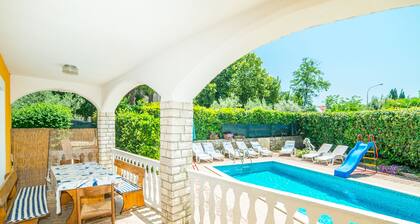 Vacation Pool Apartments
