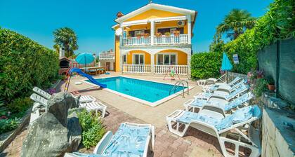 Vacation Pool Apartments