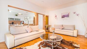 Departamento, 2 baños (A4) | Sala de estar | Televisión