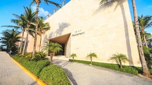 A building entrance with a sign reading "10 - the elements". - Elements GH8 by NAS (Playa del Carmen)