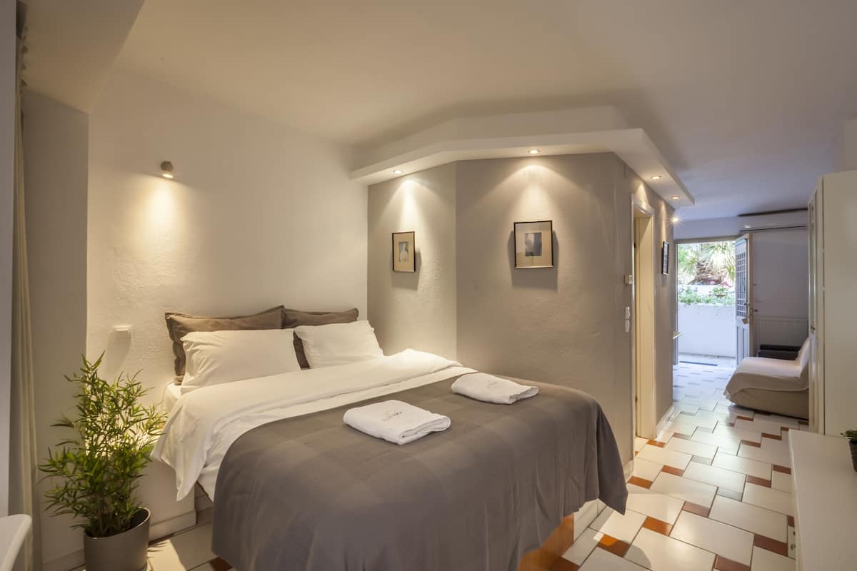 Estudio, en la zona del jardín | Decoración individual, cortinas opacas, sistema de insonorización