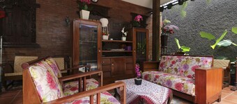 RedDoorz Plus Near Jogja Kembali Monument